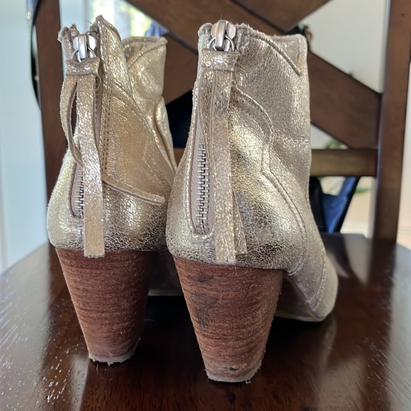 Size 7.5 wedge ankle boots . Brand “Report” . - Picture 2 of 4